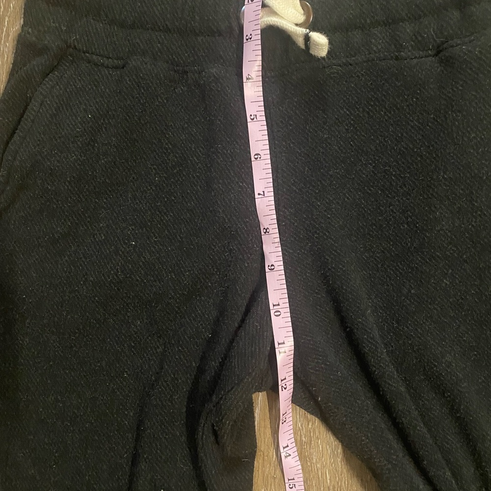 Faherty Legend™ Jogger & Hoodie Set in Black - Picture 9 of 10